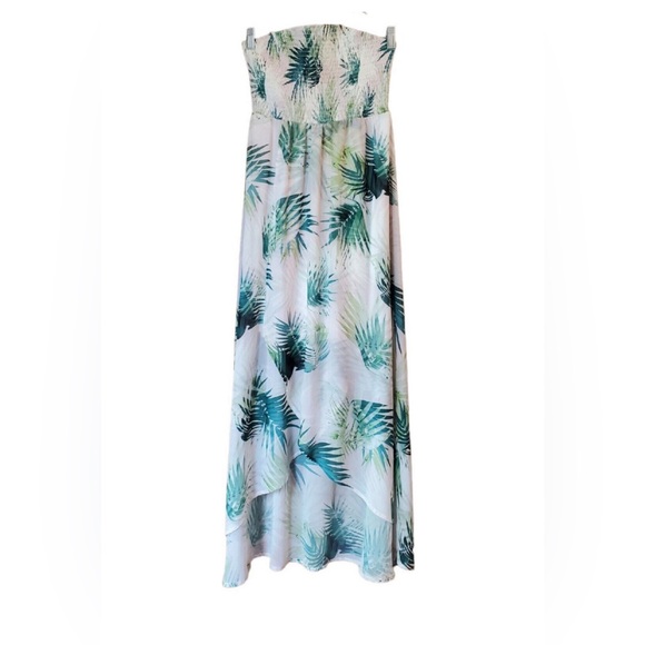 Beach VayCay Dress: White and Palm Leaves adorn this effortlessly chic frock. - Picture 2 of 11